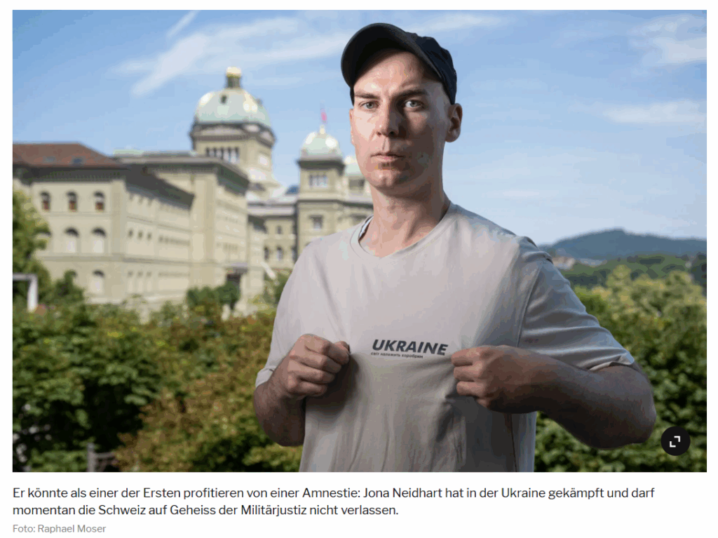 Letztes Jahr durfte ich den Zürcher Jona Neidhart kennenlernen. Er hat sich in der Ukraine der Internationalen Legion der Territorialverteidigung angeschlossen. Denn er ist überzeugt, dass es seine demokratische und vor allem christliche Pflicht ist, gegen Putins Aggression zu kämpfen. Seine Geschichte und sein persönliches Opfer beeindrucken mich, obwohl ich nicht religiös bin und auch nicht in den Krieg ziehen würde. Doch es lässt sich nicht bestreiten: In der Ukraine werden zentrale Werte und Interessen Europas und der Schweiz verteidigt.